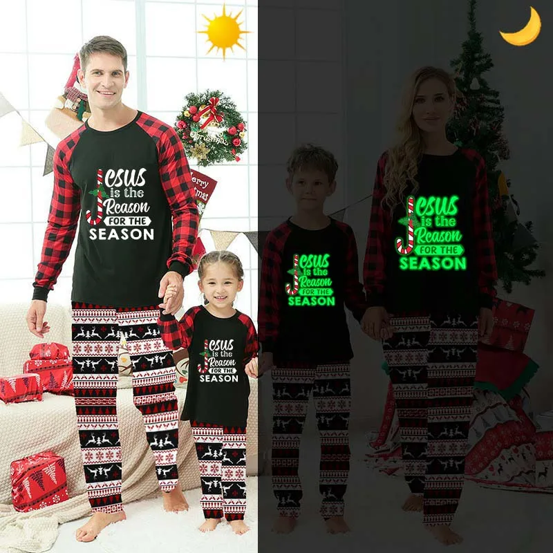 Одинаковые рождественские семейные пижамы, Светящийся Иисус-причина, Пижамный комплект Red Plaids